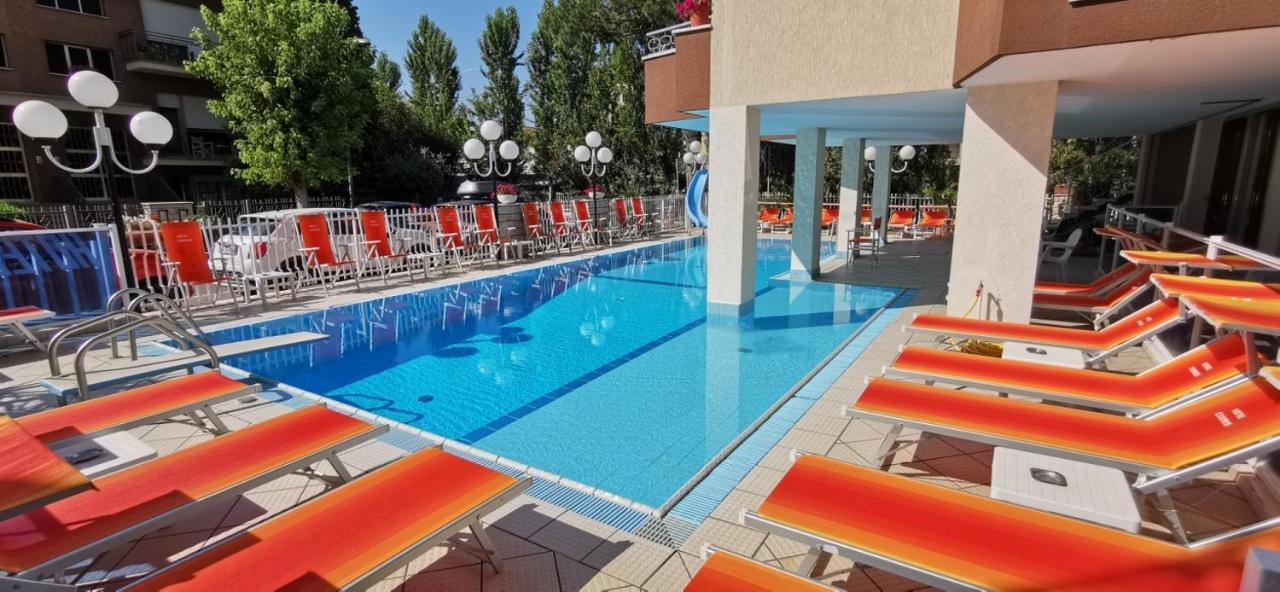 Hotel Cosmos Rimini Exterior foto